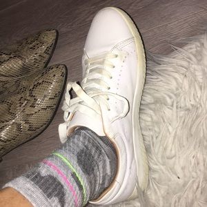 White leather sneaker